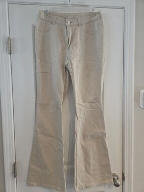 H&M Divided Cream Flare Jeans